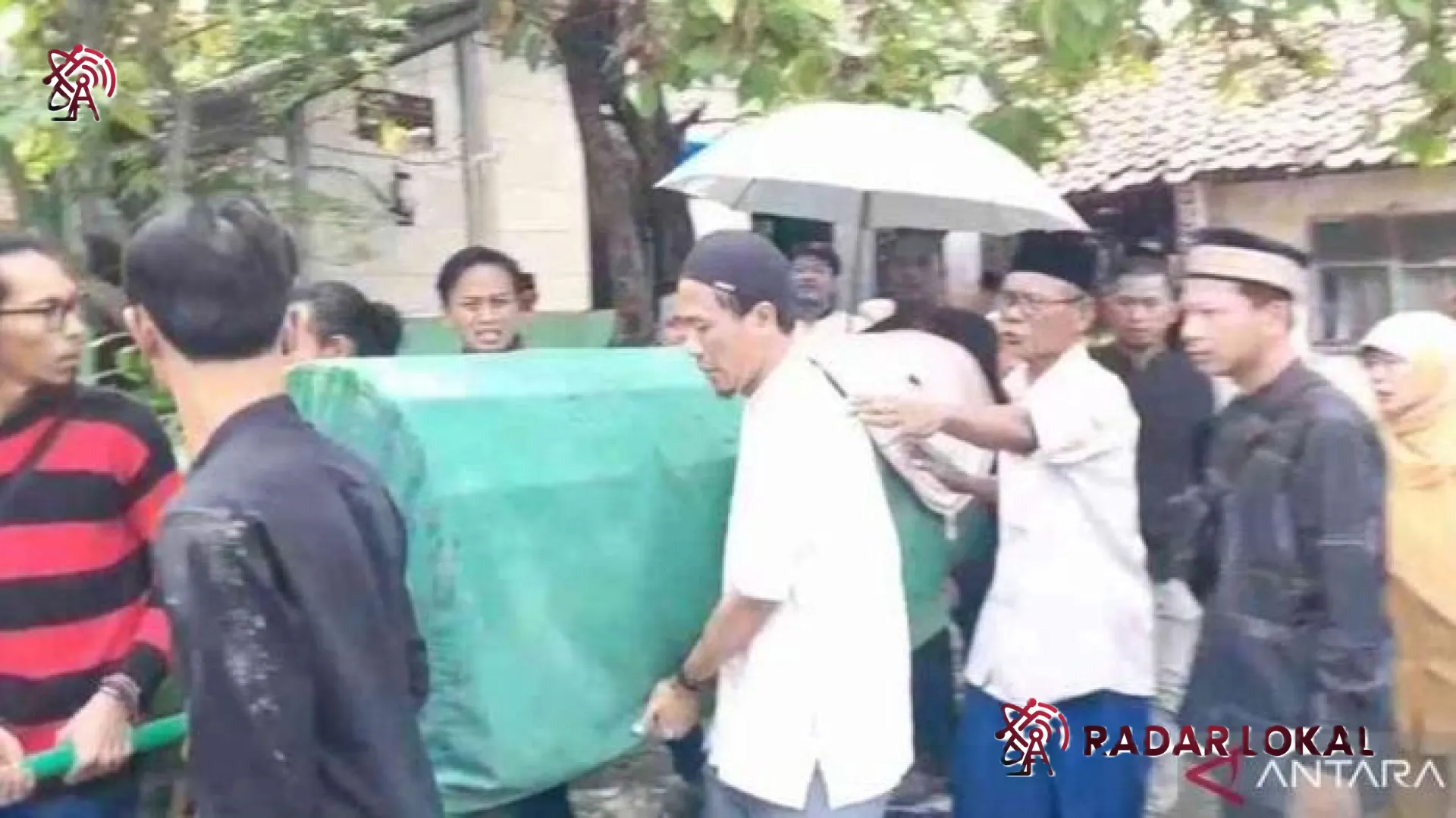 Duka Mendalam di Balik Tragedi Kereta Bekasi: Mengenal Sosok Nurlaela, Guru Berdedikasi yang Berpulang Terlalu Cepat