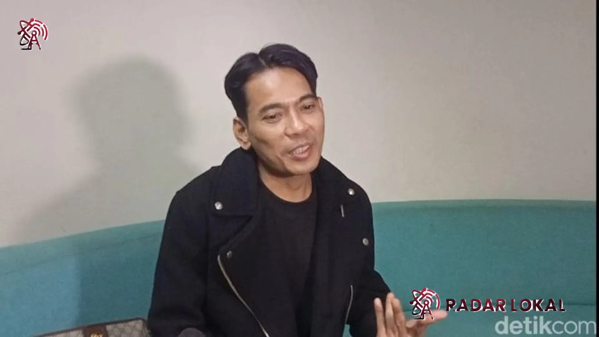 Kisah Inspiratif Aris Idol: Menjemput Rezeki Lewat Ngamen Digital dari Pesisir Pantai hingga Puncak Bukit