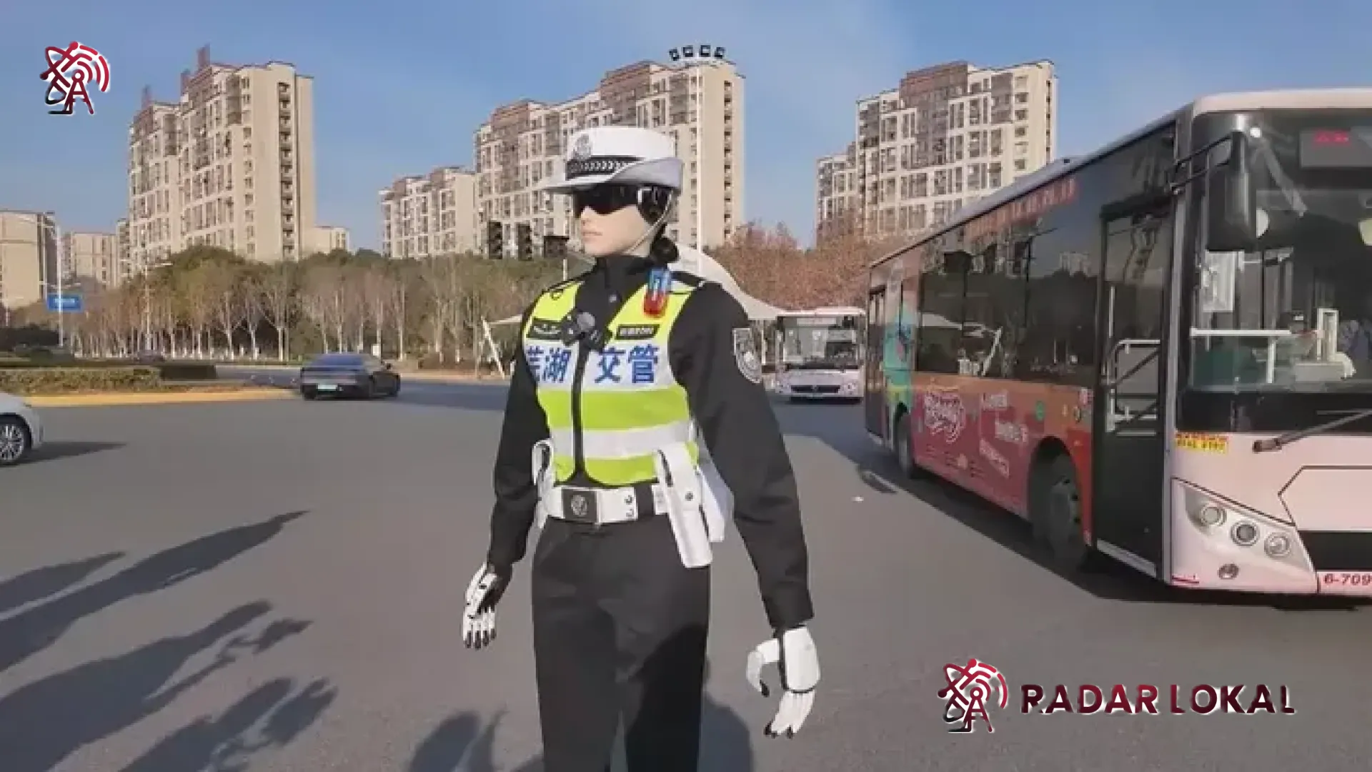 Revolusi Lalu Lintas Hangzhou: Pasukan Robot Canggih Ambil Alih Kendali Jalanan Saat Libur Panjang