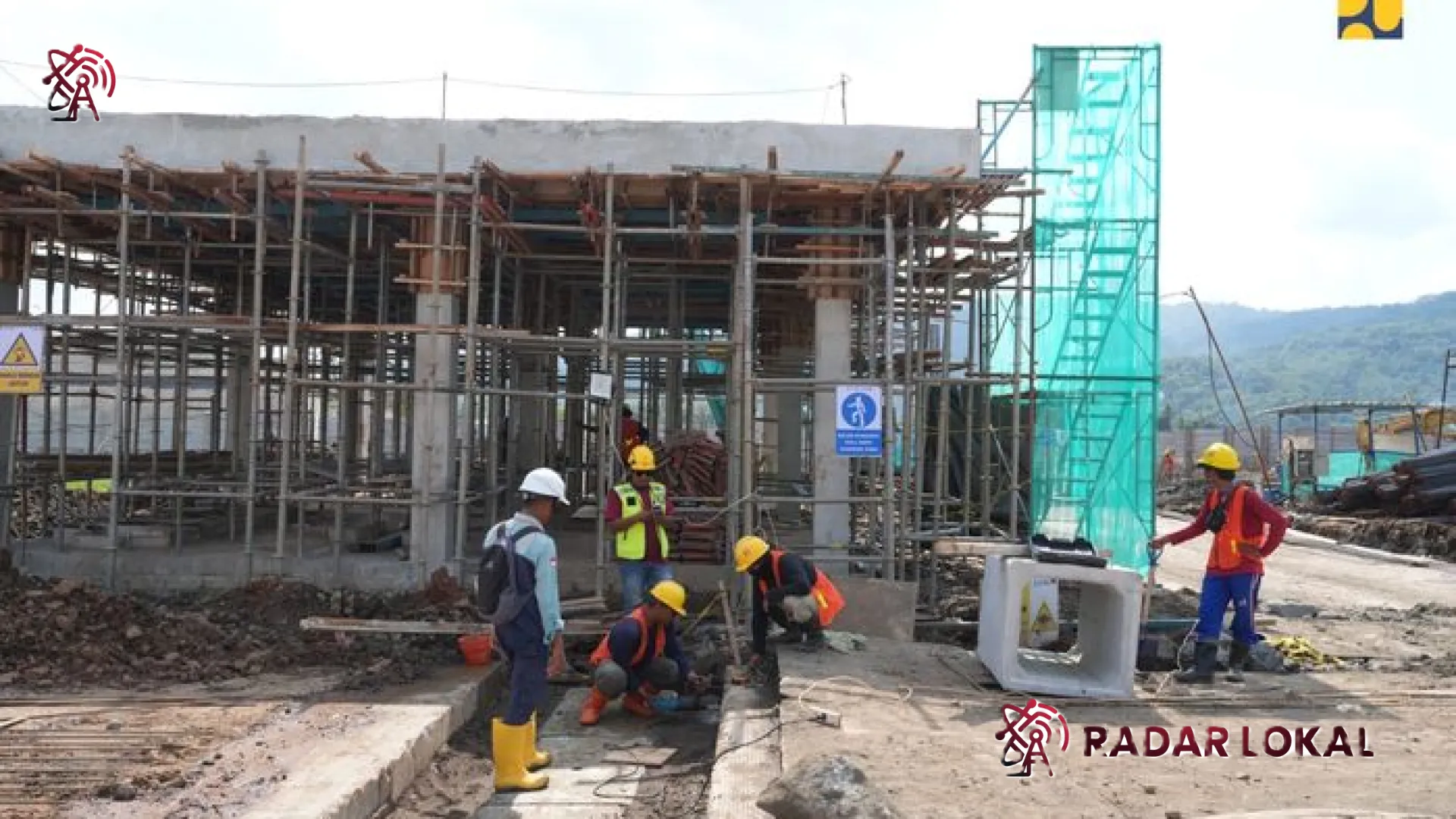 Menteri PU Tinjau Langsung Proyek Sekolah Rakyat Cilacap: Optimalkan Drainase Demi Ketahanan Bangunan