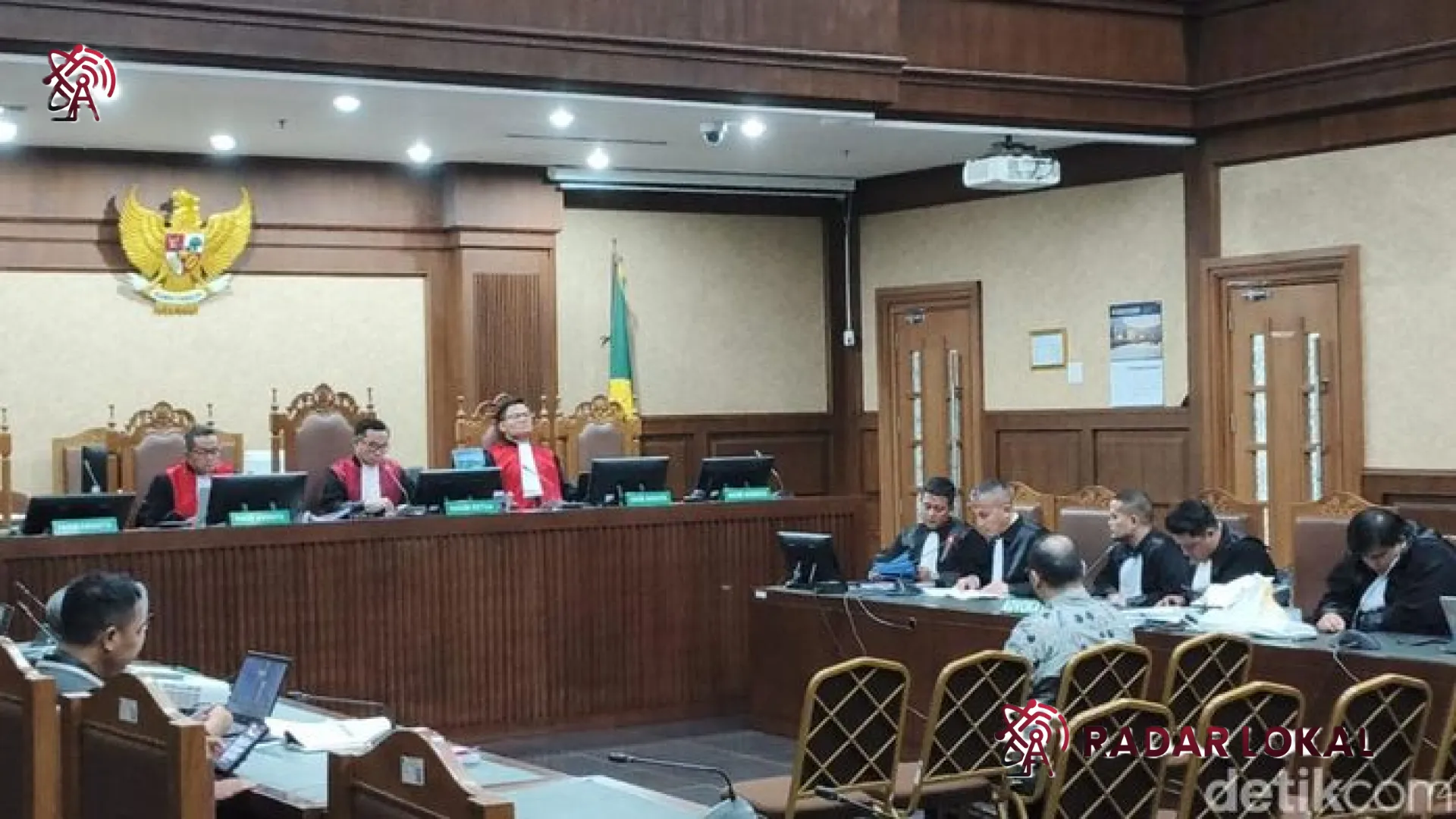 Polemik Kasus Chromebook: Mengapa Dua Hakim Minta Ibrahim Arief Dibebaskan? Analisis Mendalam Vonis Eks Konsultan Nadiem