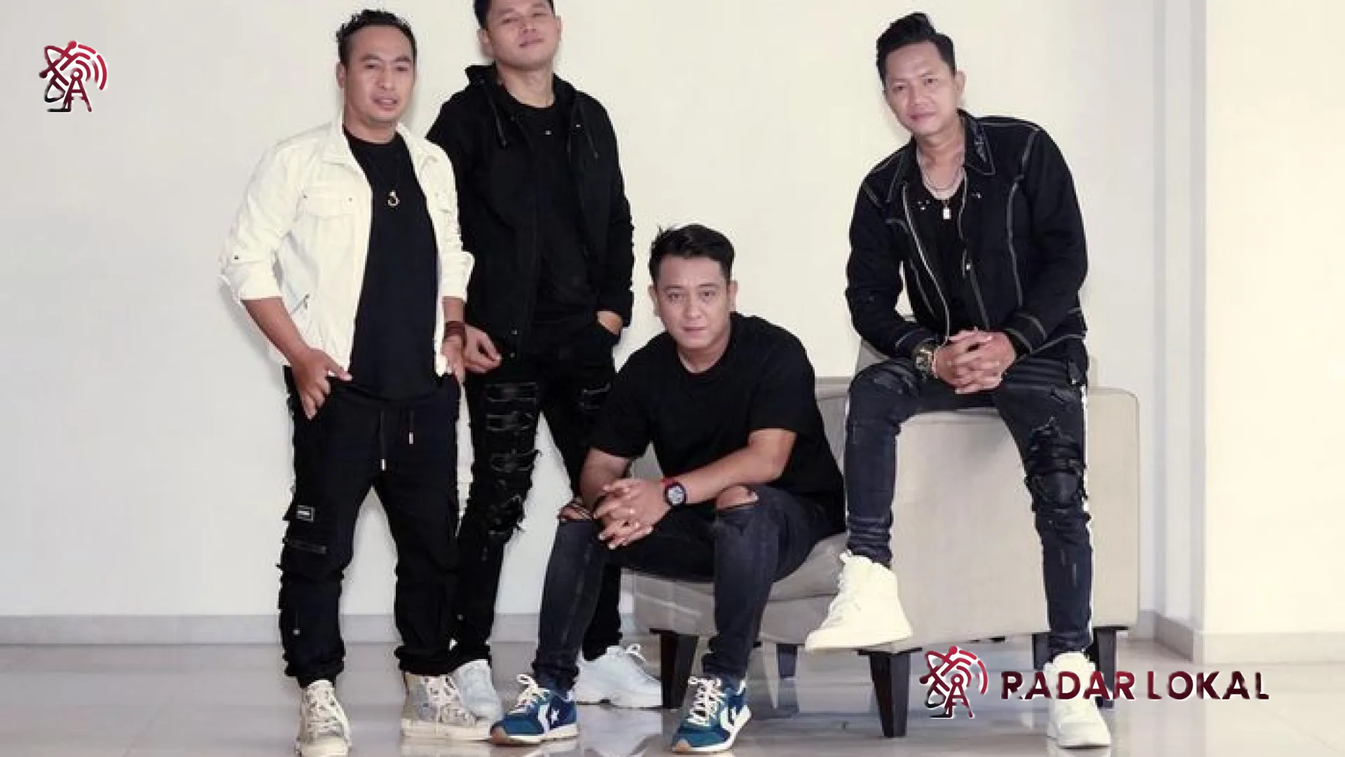 Menelusuri Luka Mendalam dalam Single Terbaru ILIR7 ‘Seandainya Tercipta Untukku’: Sebuah Ode Bagi Hati yang Tak Bisa Memiliki