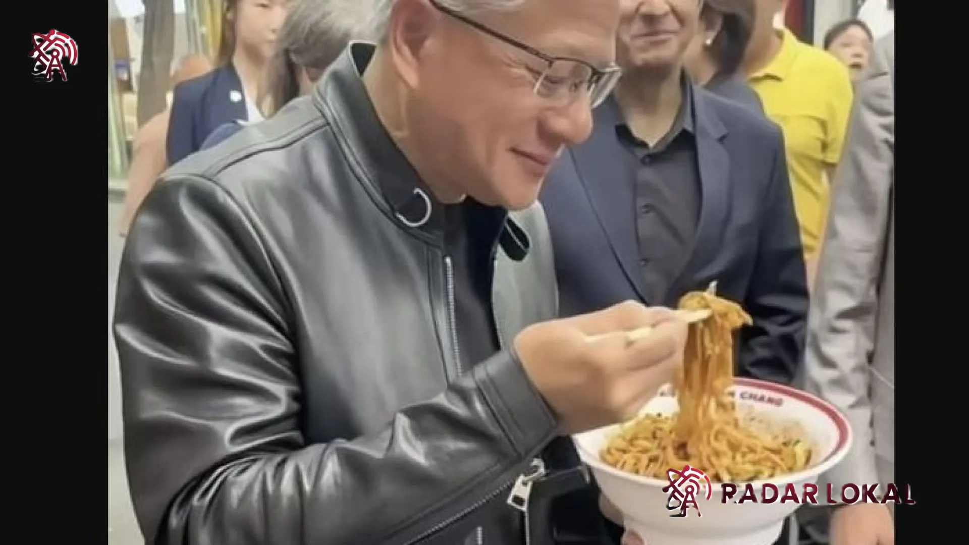 Miliarder di Balik Kemudi AI: Kisah Jensen Huang Menikmati Semangkuk Mie Pinggir Jalan Saat Kunjungan Kenegaraan