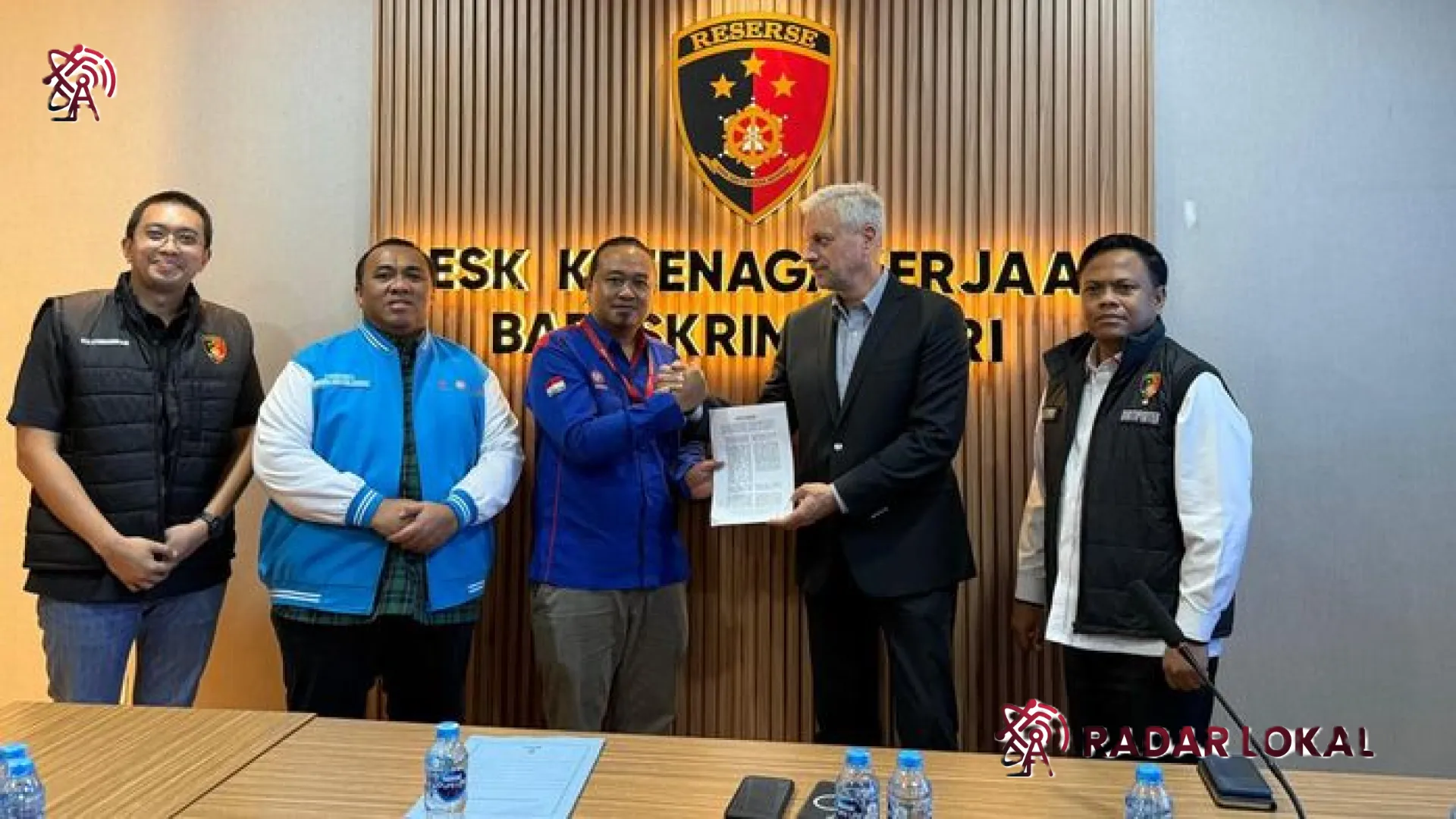 Kemenangan Diplomasi Buruh: Desk Ketenagakerjaan Polri Tuntaskan Polemik PHK 103 Karyawan di Cikarang