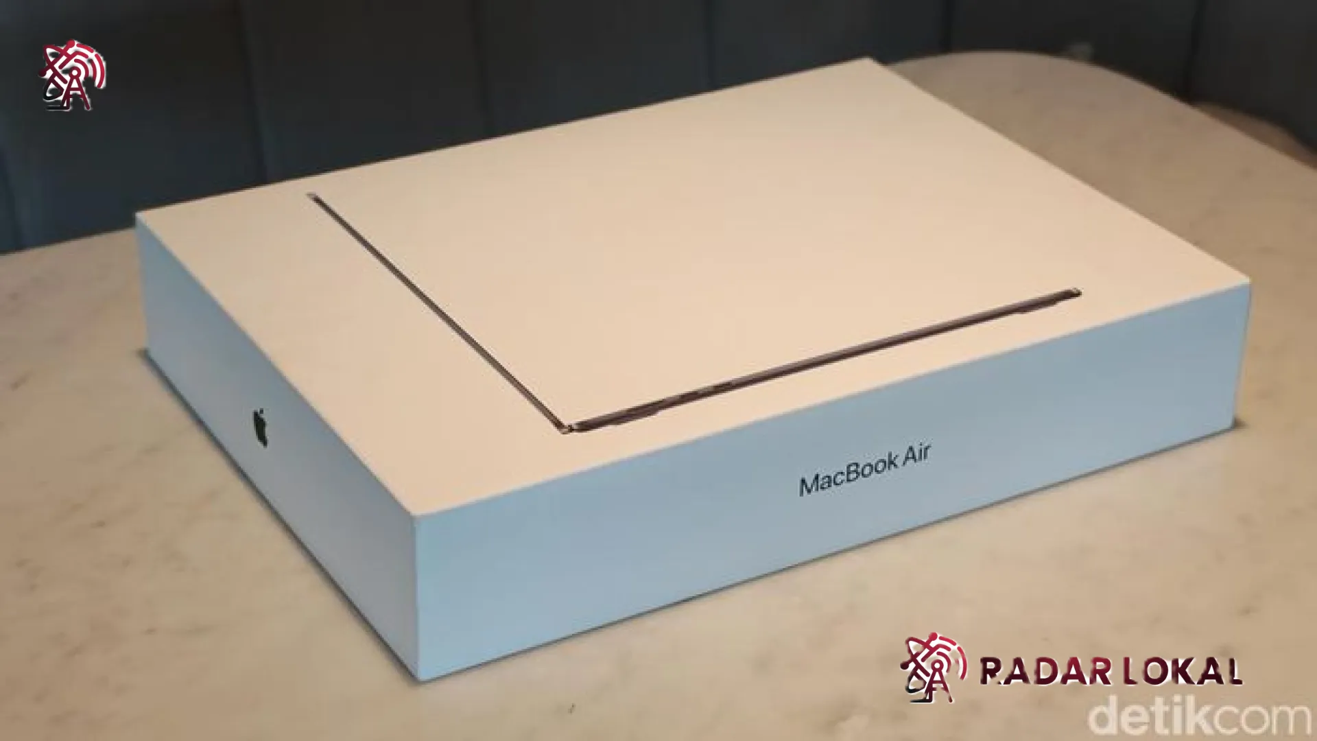 Elegansi dan Performa Tanpa Batas: Mengupas Tuntas Unboxing MacBook Air 15 Inch M5 Varian Midnight
