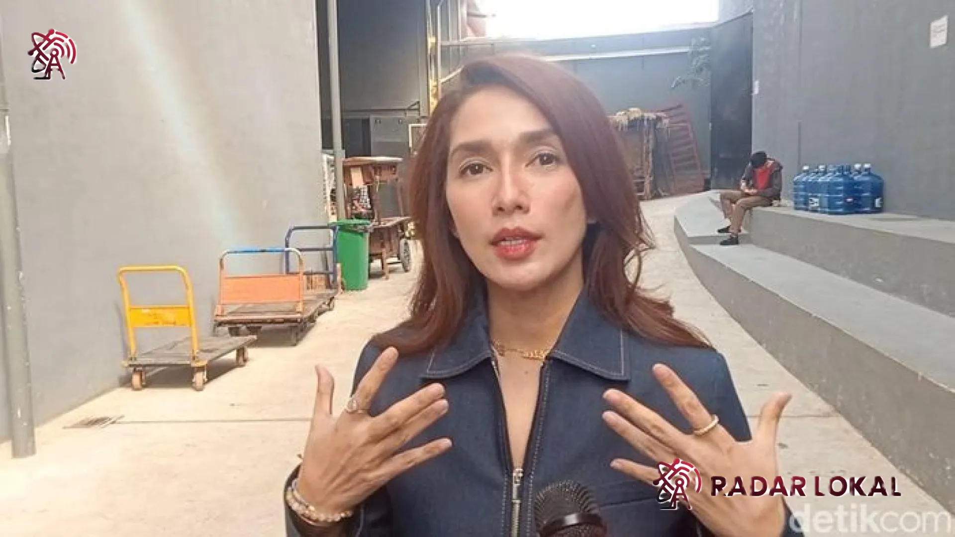 Rahasia di Balik Layar Kaca: Ussy Sulistiawaty Bongkar Sifat ‘Asing’ Andhika Pratama yang Tak Terduga