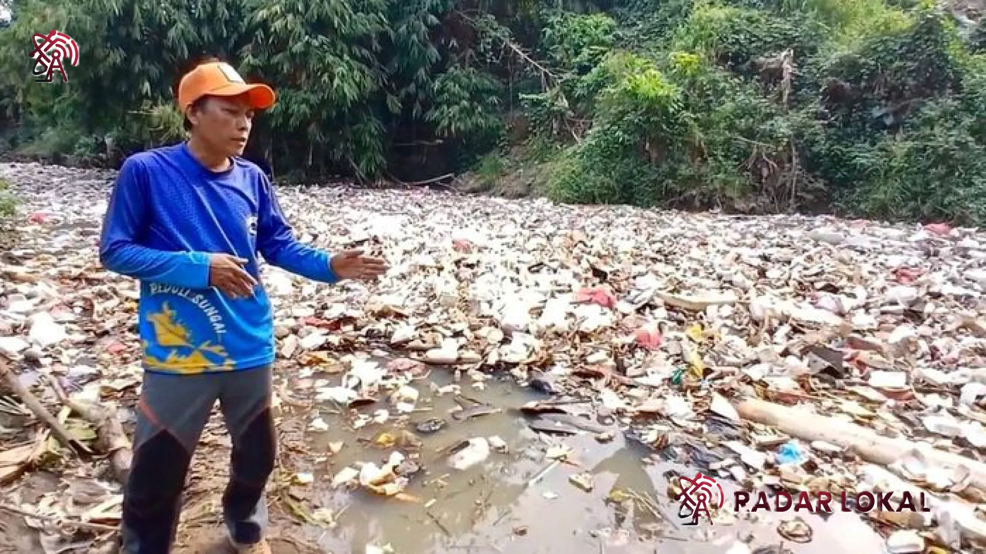 Aksi Heroik Bersihkan Sungai Cibanten: Mengangkat 15 Ton Sampah Demi Cegah Banjir di Kota Serang