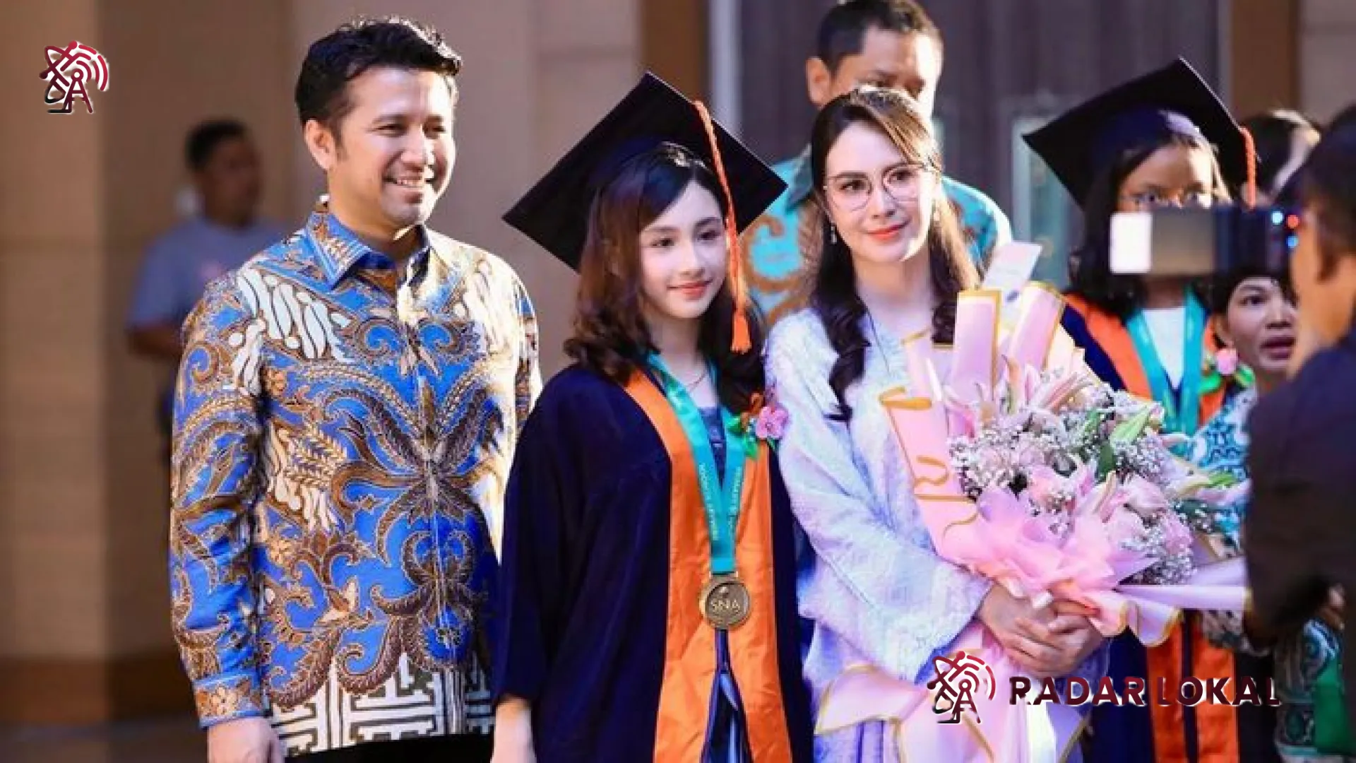 Arumi Bachsin dan Refleksi Menjadi Orang Tua: Kisah Kelulusan Lakeisha Dardak Menuju Jenjang SMP