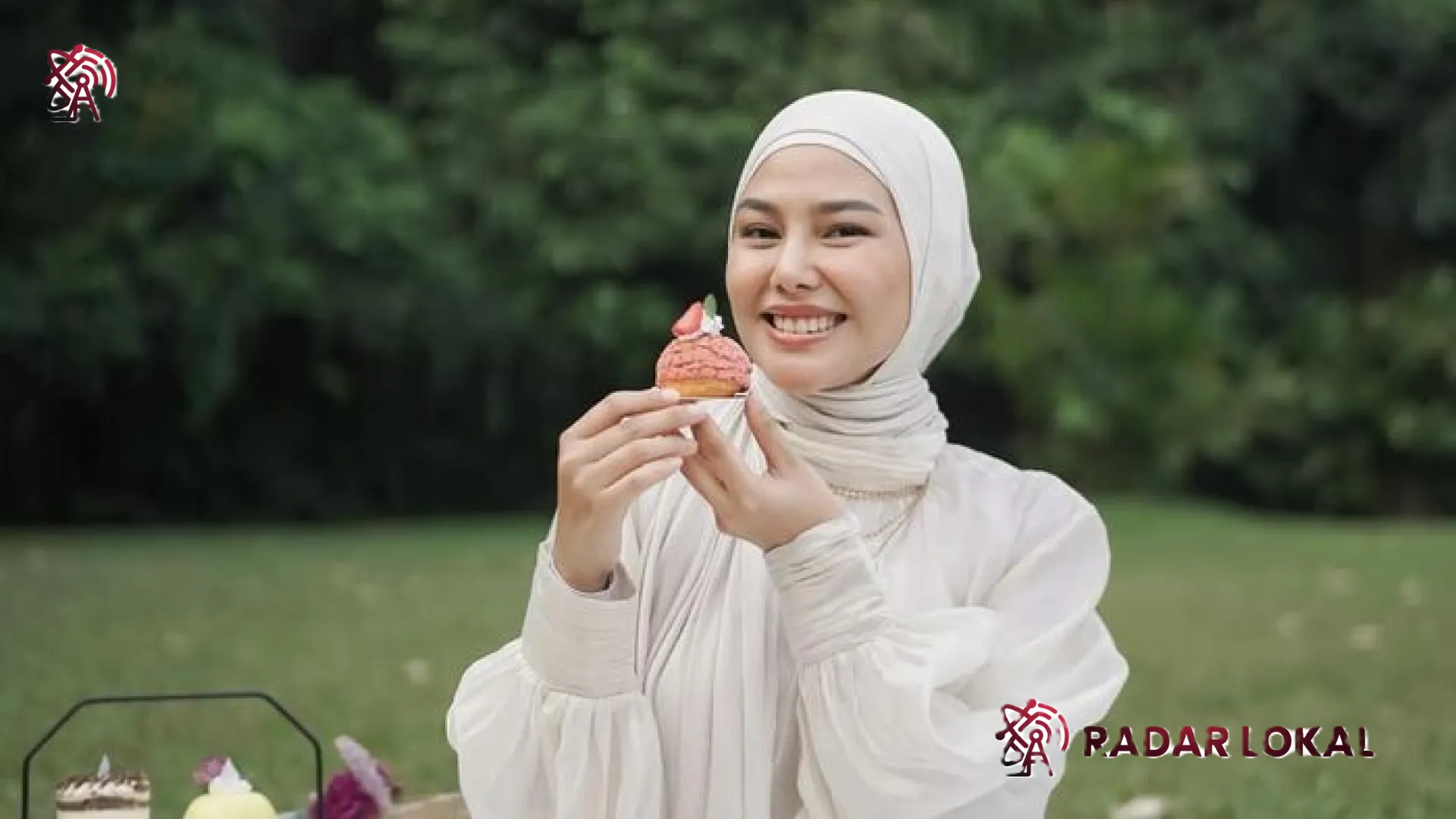 Skandal Penipuan Umrah Hanania Group: Sarah Gibson dan Dara Arafah Dijadwalkan Ulang, Bagaimana Nasib Awkarin?