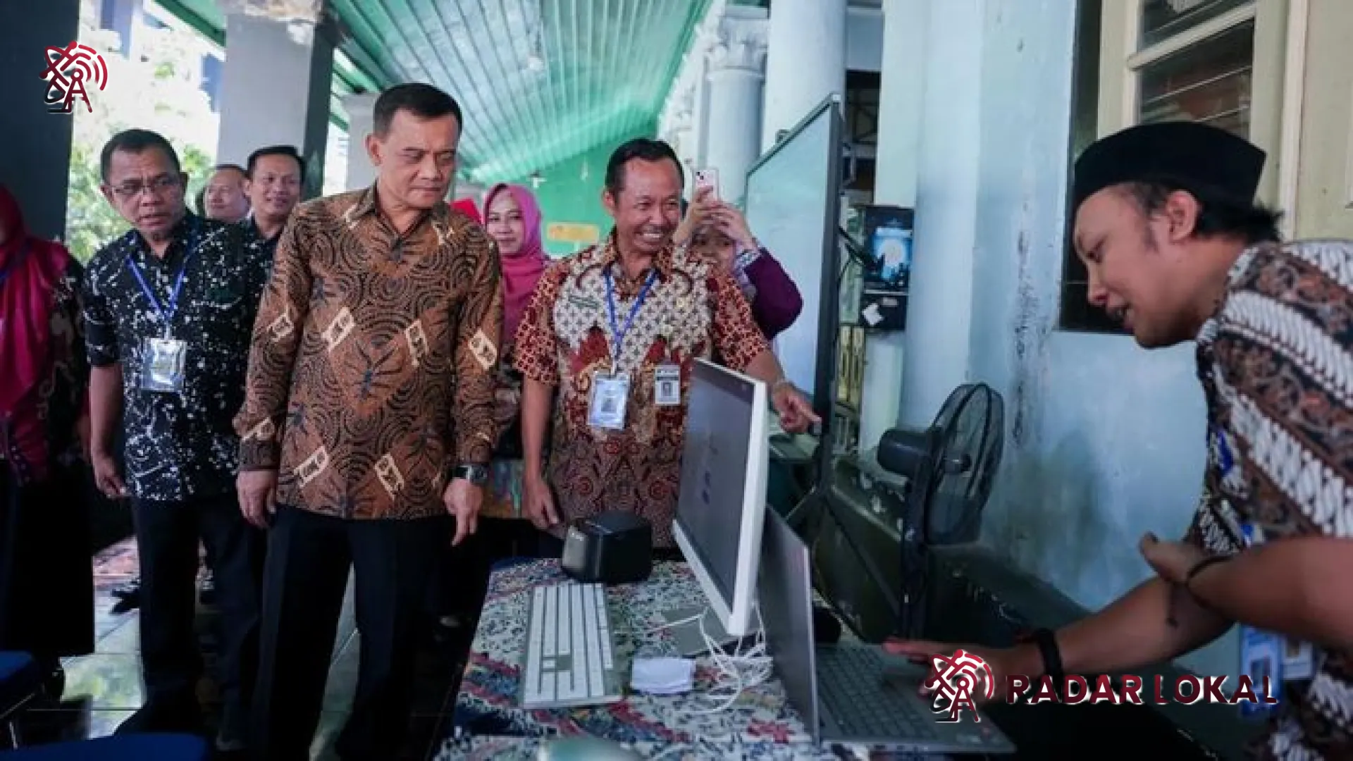 Ahmad Luthfi Pantau Langsung SPMB 2026: Komitmen Transparansi dan Transformasi Digital Pendidikan Jawa Tengah