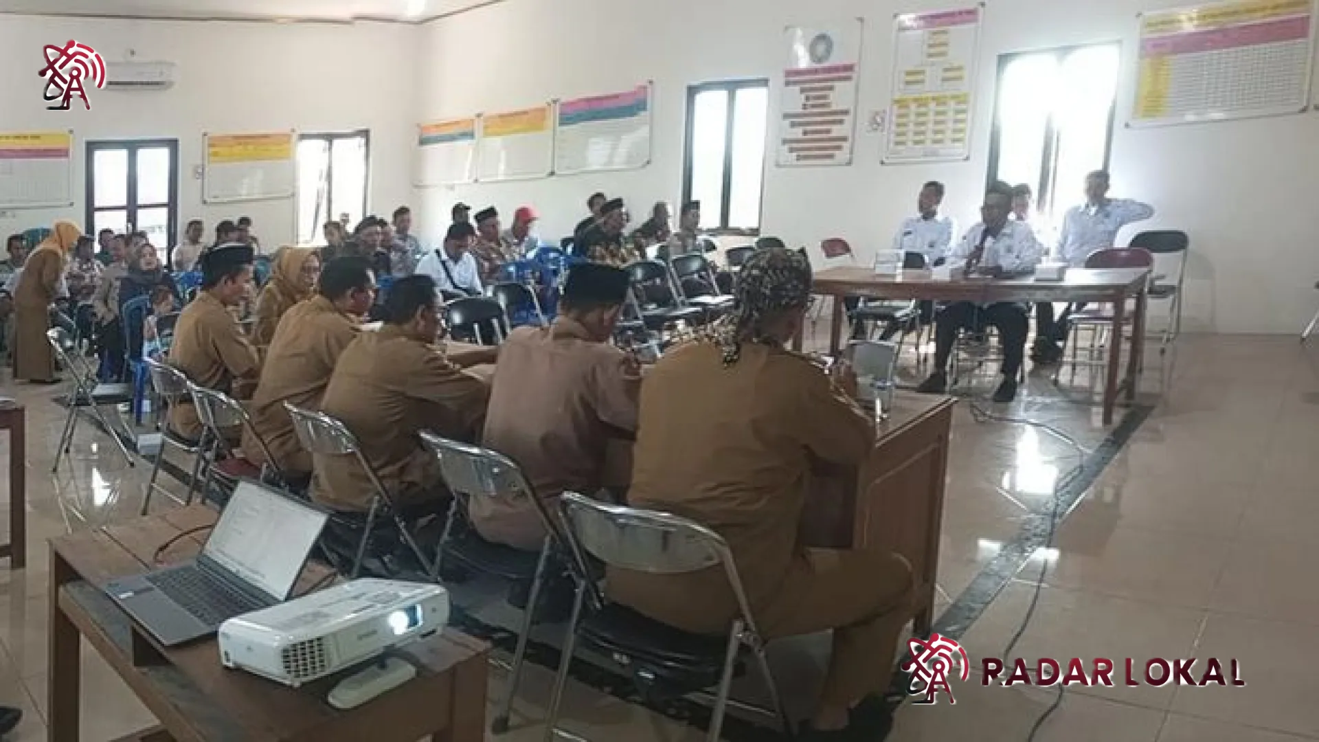 Skandal Kantor Desa Turitempel Demak: Pesta Miras di Jam Kerja Berujung Sanksi Keras bagi 4 Perangkat Desa