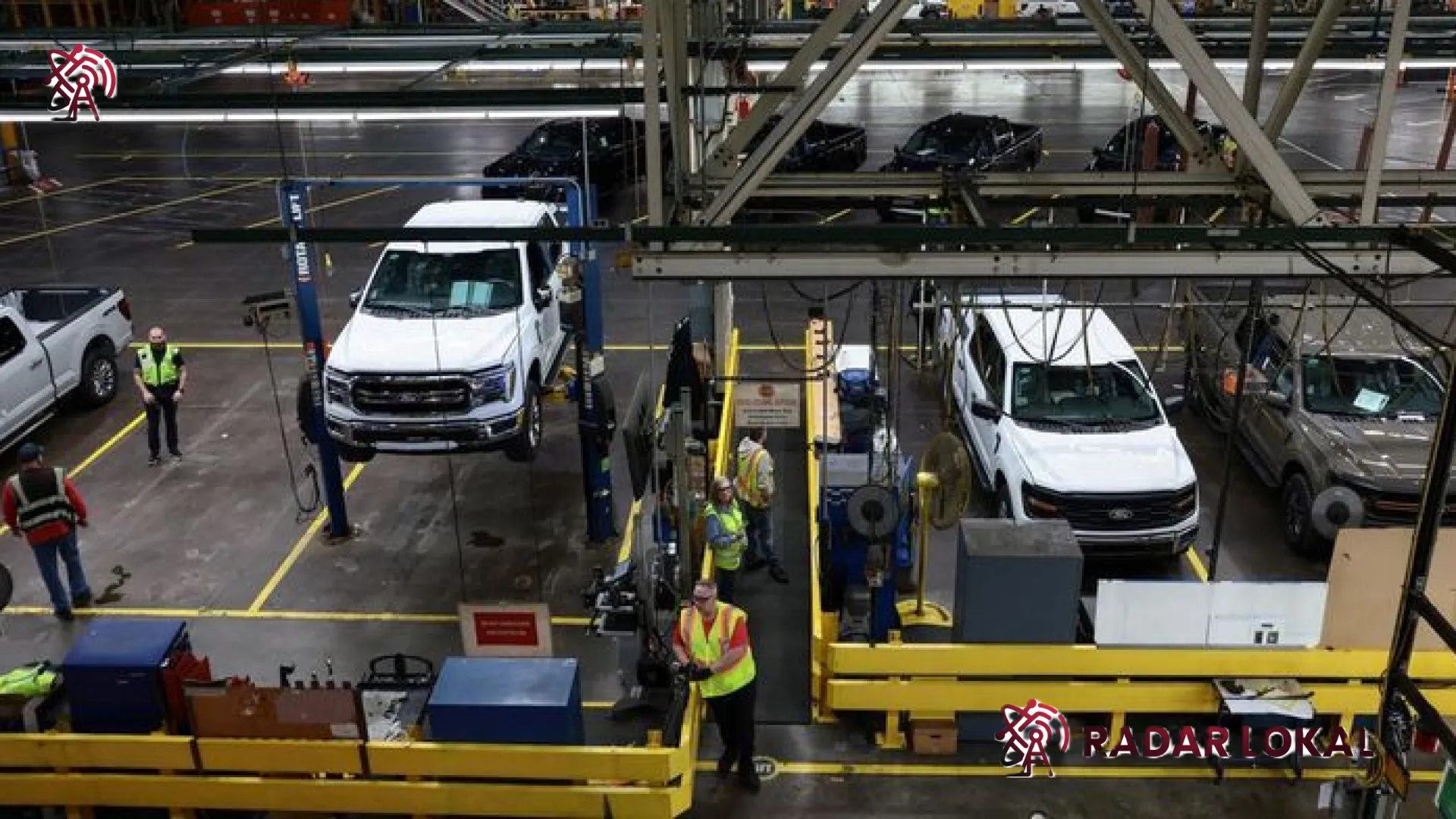 Sinyal Bahaya Otomotif Nasional: Dua Raksasa Jepang Dikabarkan Hengkang ke Vietnam, Ribuan Buruh Jawa Timur Terancam PHK