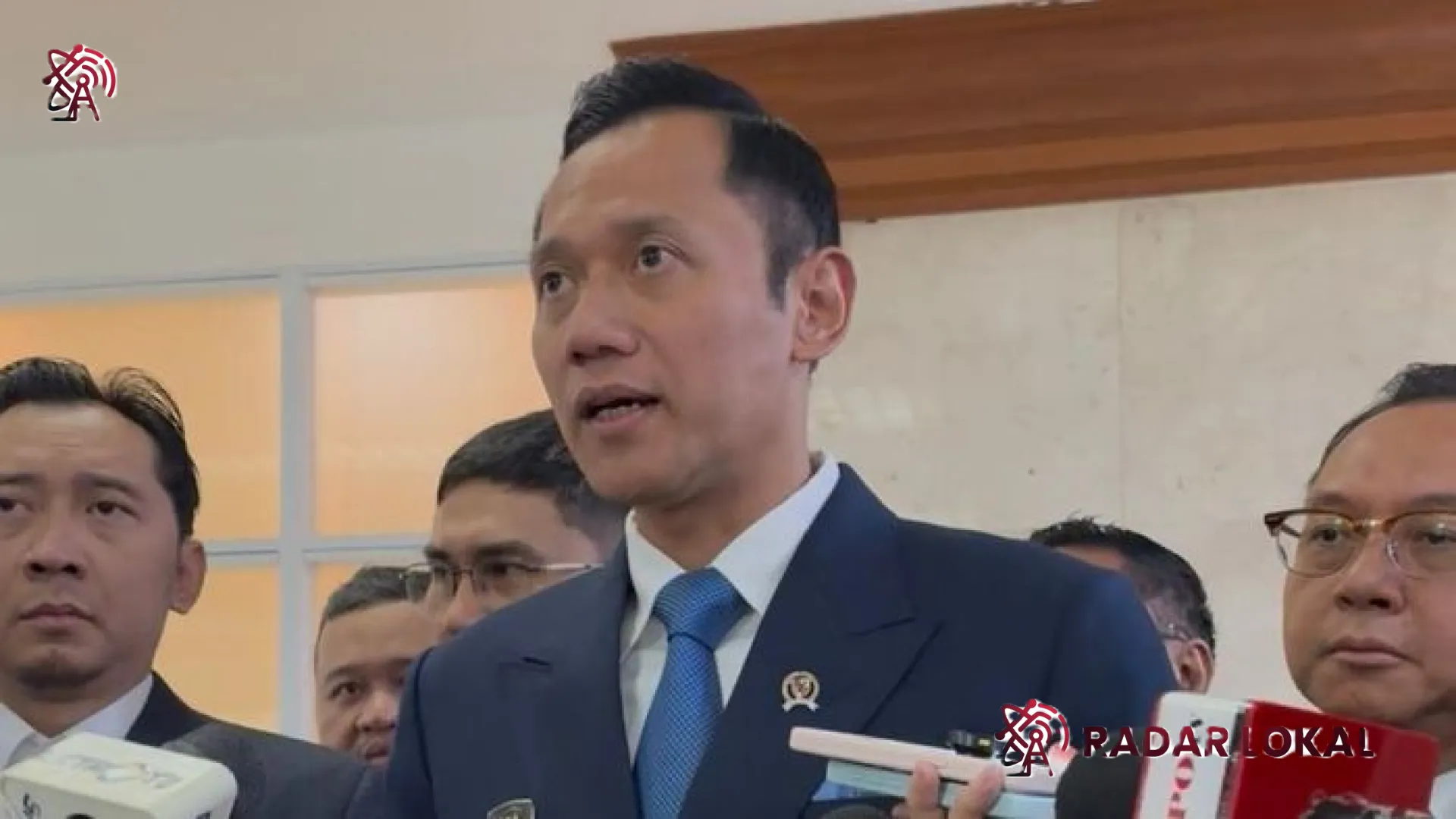 Sinyal Dua Periode Prabowo-Gibran: Pesan Khusus Jokowi dan Respons Realistis AHY Menuju 2029