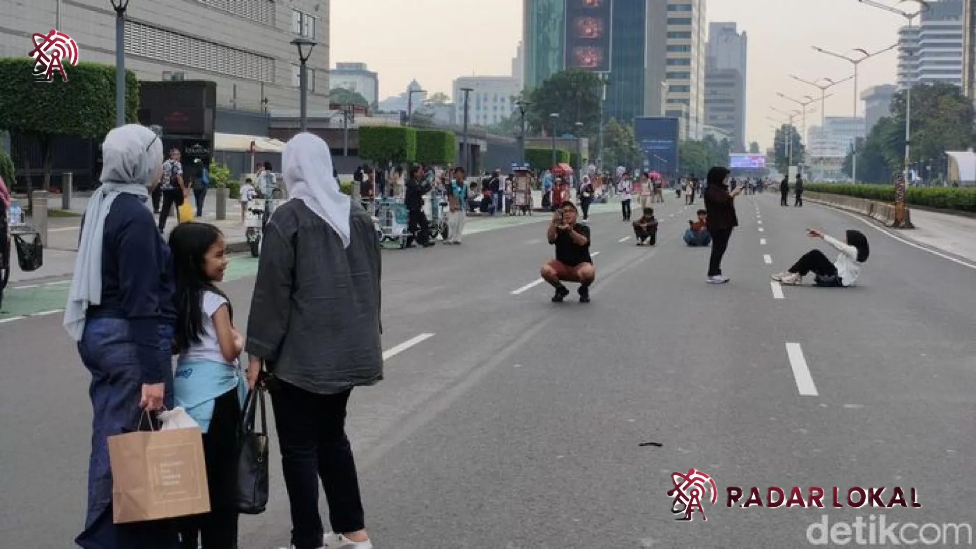 Euforia HUT Jakarta ke-499: Saat Aspal Sudirman-Thamrin Berubah Jadi Catwalk Raksasa Bagi Warga